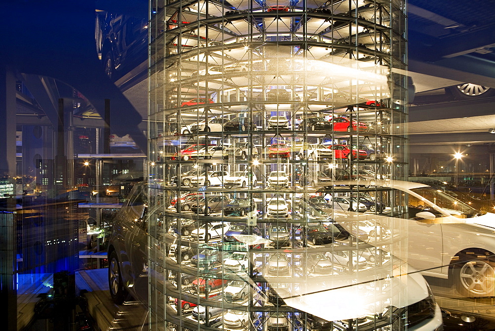 Reflection of cars, CarTowers, Autostadt, Wolfsburg, Lower Saxony, Germany, Europe