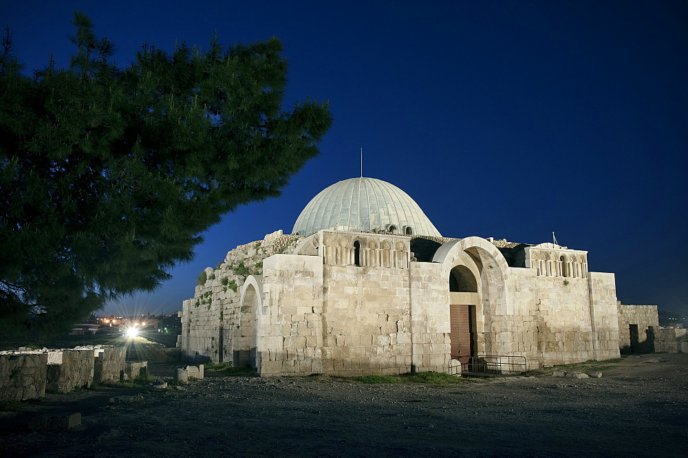 Umayyad Palace at the citadel at night, capital Amman, Jordan, Middle East, Asia