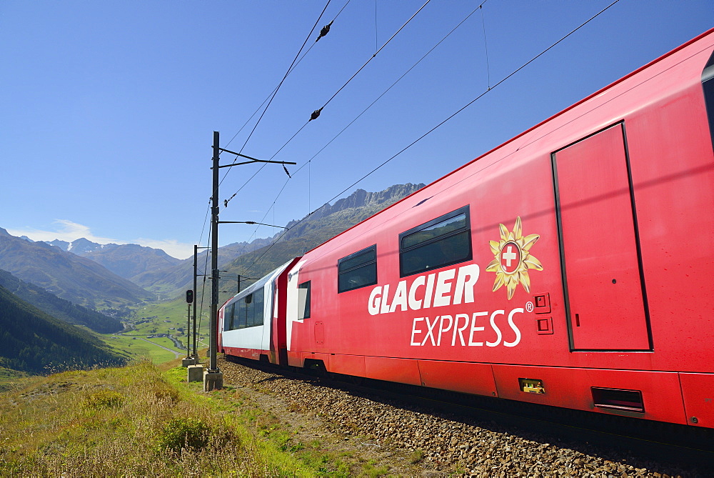 Glacier Express, Matterhorn Gotthard railway, Oberalp Pass, Andermatt, Uri, UNESCO World Heritage Site Rhaetian Railway, Rhaetian Railway, Switzerland