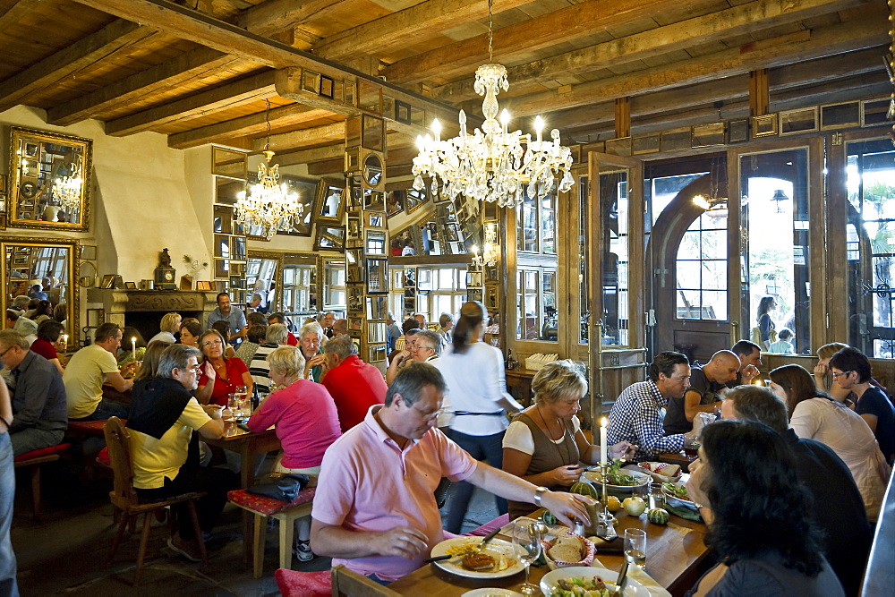 People at a Strausse, traditional small restaurant, Markgraeflerland, Black Forest, Baden-Wuerttemberg, Germany, Europe