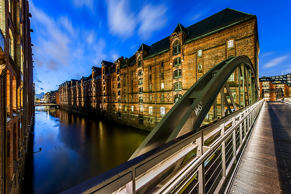 Twilight in the Speicherstadt at Sandtorkai, Hafencity, Hamburg, Germany