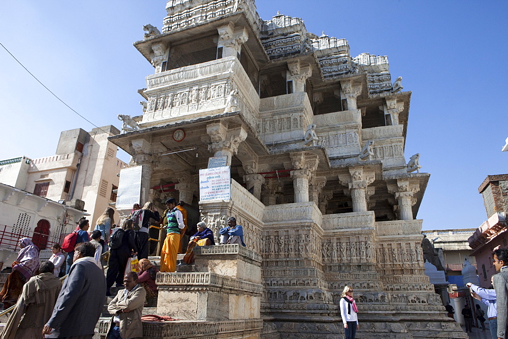 Hindus and tourists at Jagdish Temple, Udaipur, Rajasthan, India