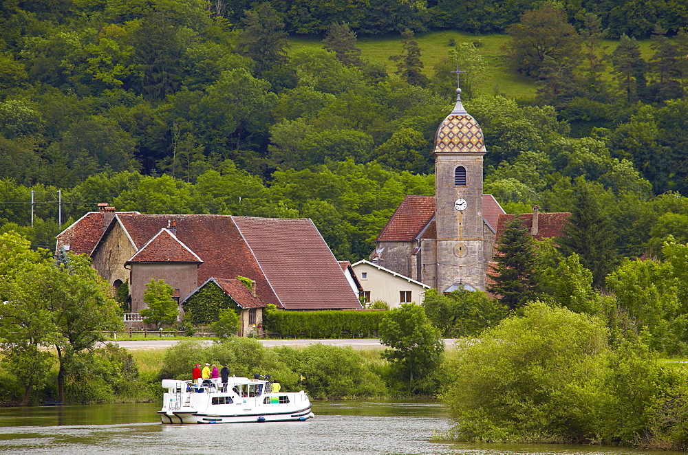 Houseboat in the Doubs-Rhine-Rhone-channel at Hyevre-Paroisse, Doubs, Region Franche-Comte, France, Europe