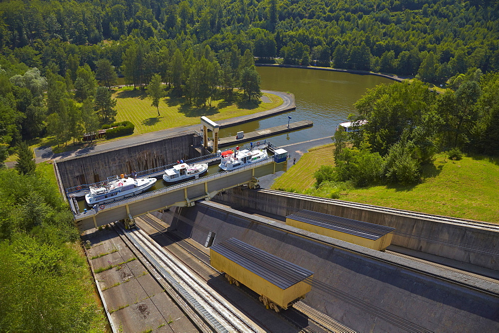 Houseboat, Inclined Slope of St Louis Arzviller, 44656m, Canal de la Marne au Rhin, Houseboat, Moselle, Region Alsace Lorraine, France, Europe