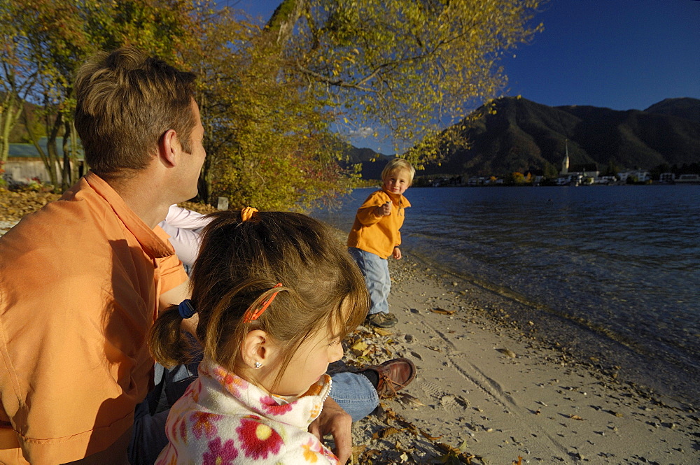 Family hiking near Lake Tegernsee, Upper Bavaria, Bavaria, Germany, Europe