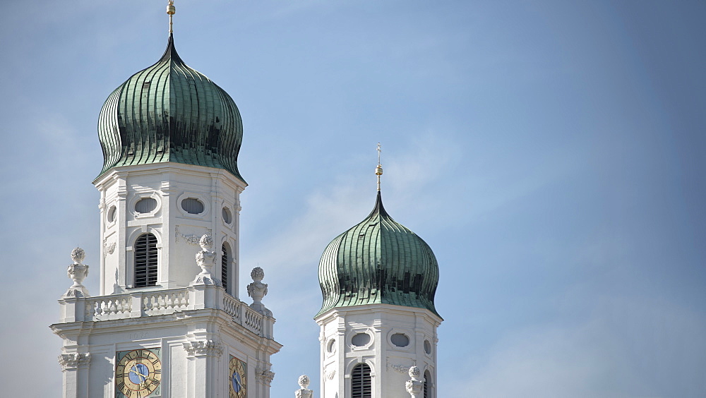 Church towers of St. Stephan's Cathedral, old town of Passau, Lower Bavaria, Bavaria, Germany