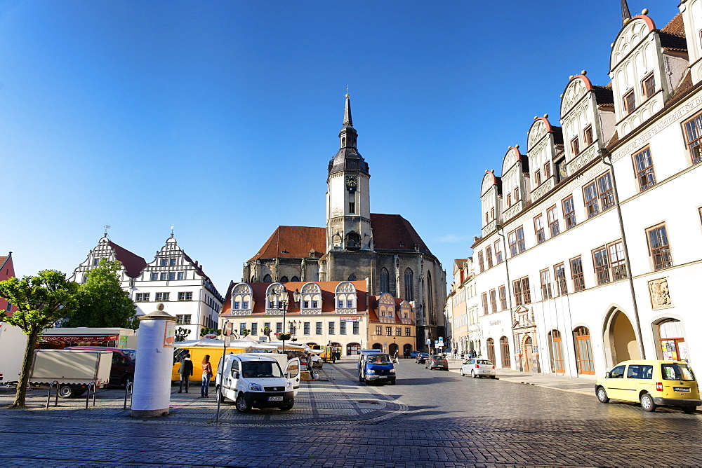 Market square with the parish church of St. Wenzel in the background, Naumburg, Saxony-Anhalt, Germany