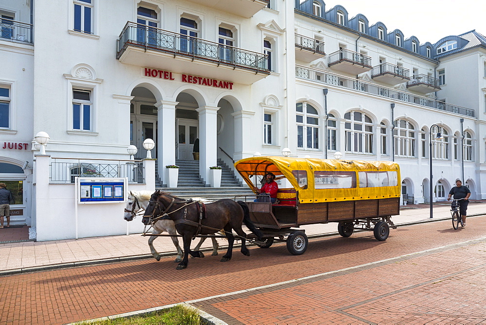 Spa Hotel, horse and cart, Juist Island, Nationalpark, North Sea, East Frisian Islands, East Frisia, Lower Saxony, Germany, Europe