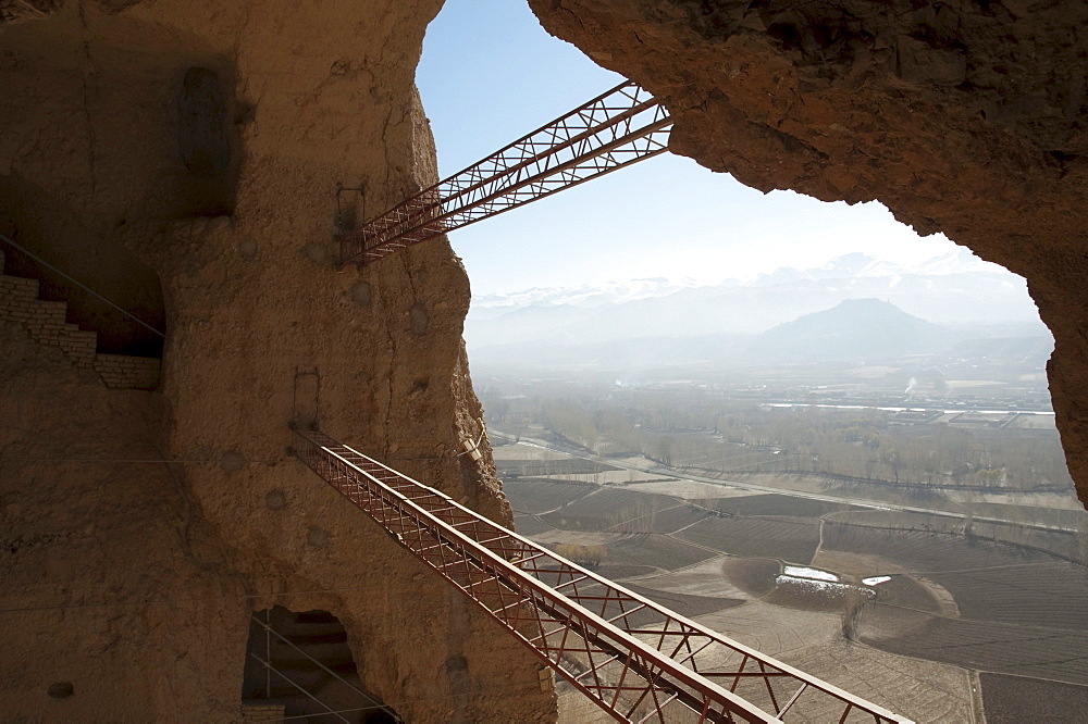 Large scaffolding for the emergency consolidation of the niche of the Small Buddha, destroyed by the Taliban in 2001 in Bamiyan, Bamian Province, Afghanistan