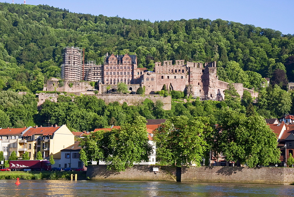 Heidelberger Schloss (Heidelberg Castle), as seen from the Neckar River, Heidelberg, Germany