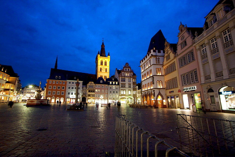 St. Gangolf Church & Hauptmarkt (Main Market) square at night, Trier, Rhineland-Palatinate, Germany