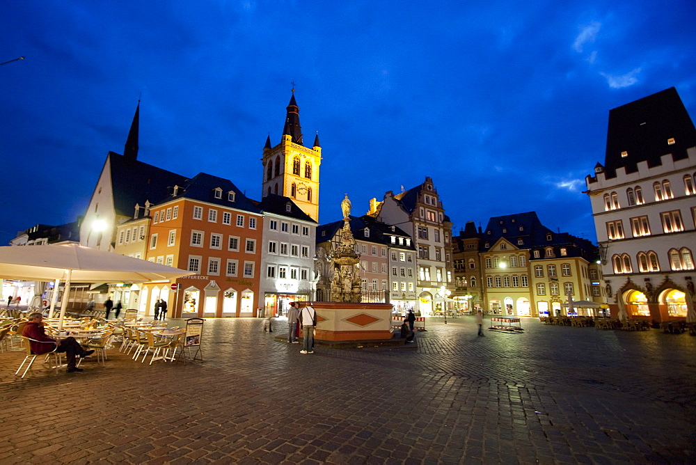 St. Gangolf Church & Hauptmarkt (Main Market) square at night, Trier, Rhineland-Palatinate, Germany