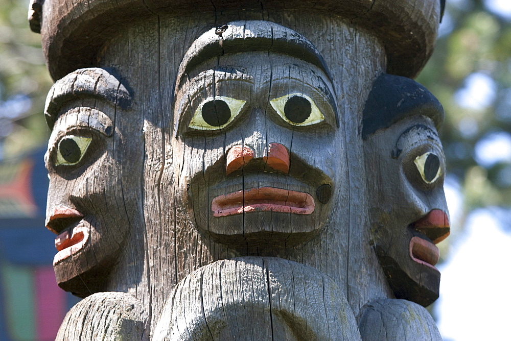 Gitxsan totem pole carved by Mungo Martin, Henry Hunt and Tony Hunt in Thunderbird Park, Victoria, British Columbia, Canada