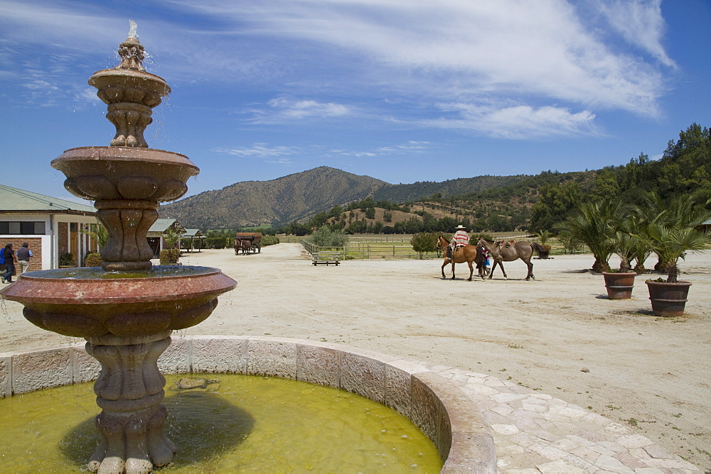 Fountain, Estancia El Cuadro, Casablanca Valley, Valparaiso Region, Chile