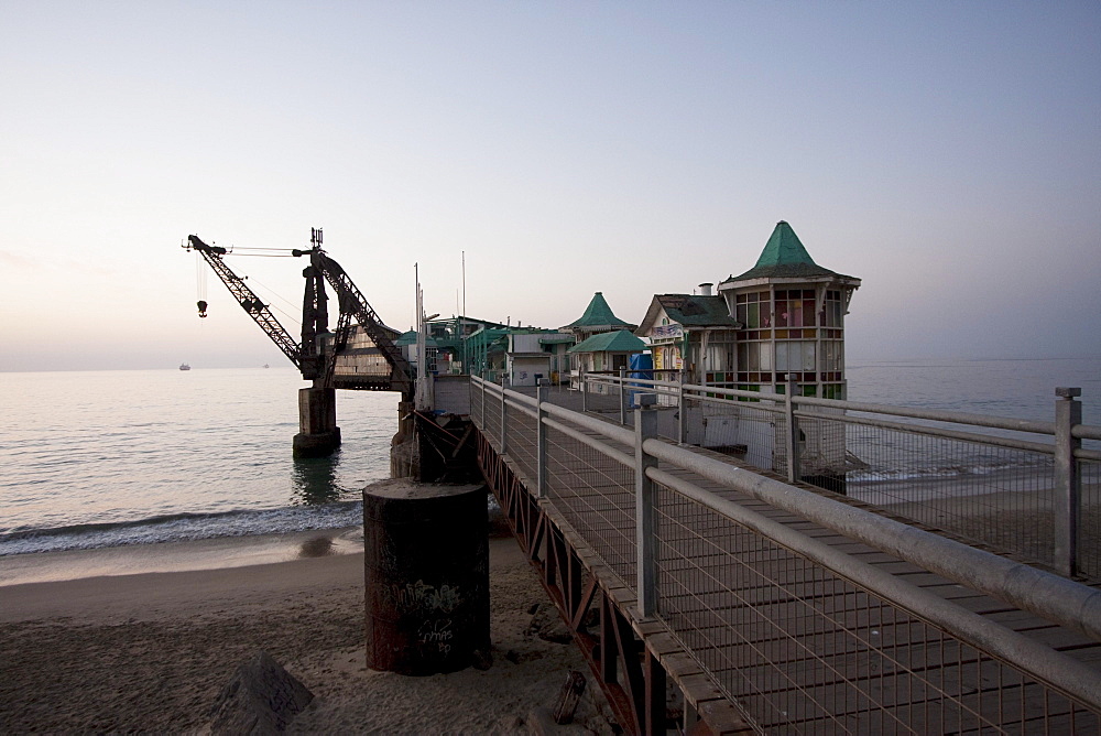 Muelle Vergara pier at dusk, ViâˆšÂ±a del Mar, Valparaiso Region, Chile