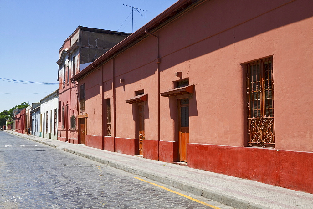 Street scene in the Barrio Brasil-Yungay, Santiago, Regiâˆšâ‰¥n Metropolitana, Chile