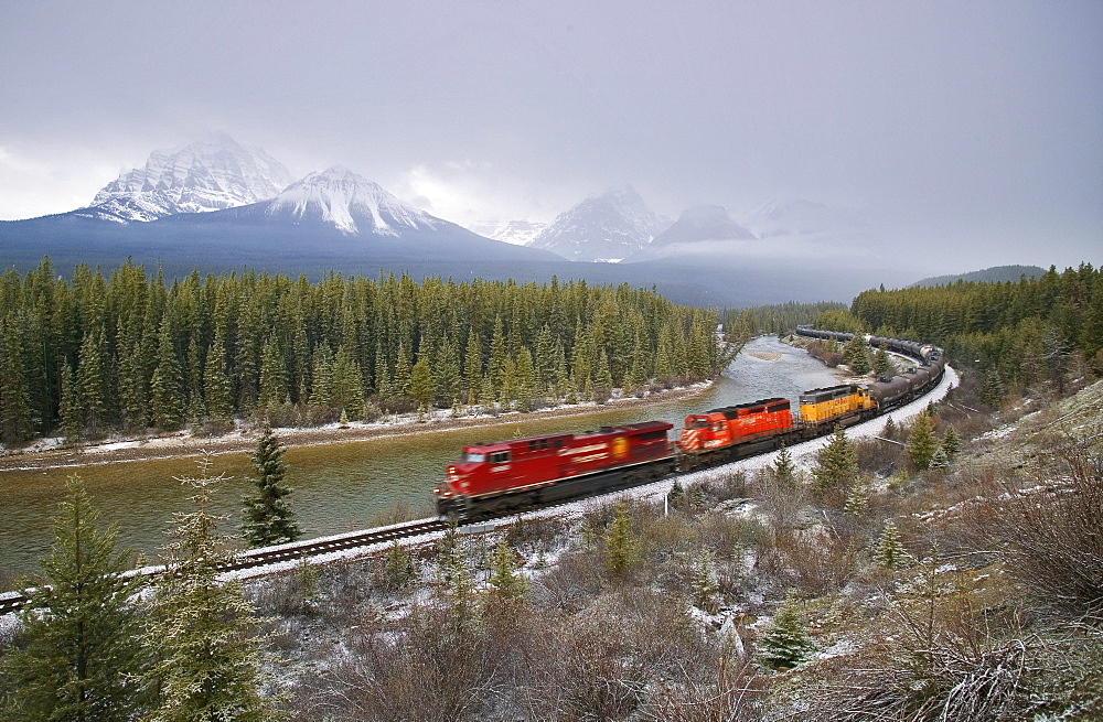 Morant's Curve, Banff National Park, Alberta.