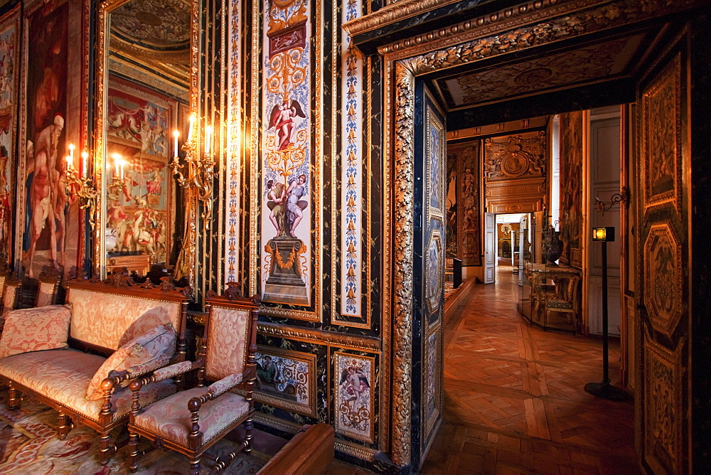 Bedroom of Anne of Austria in the Palace of Fontainebleau, Fontainebleau, Seine-et-Marne, France