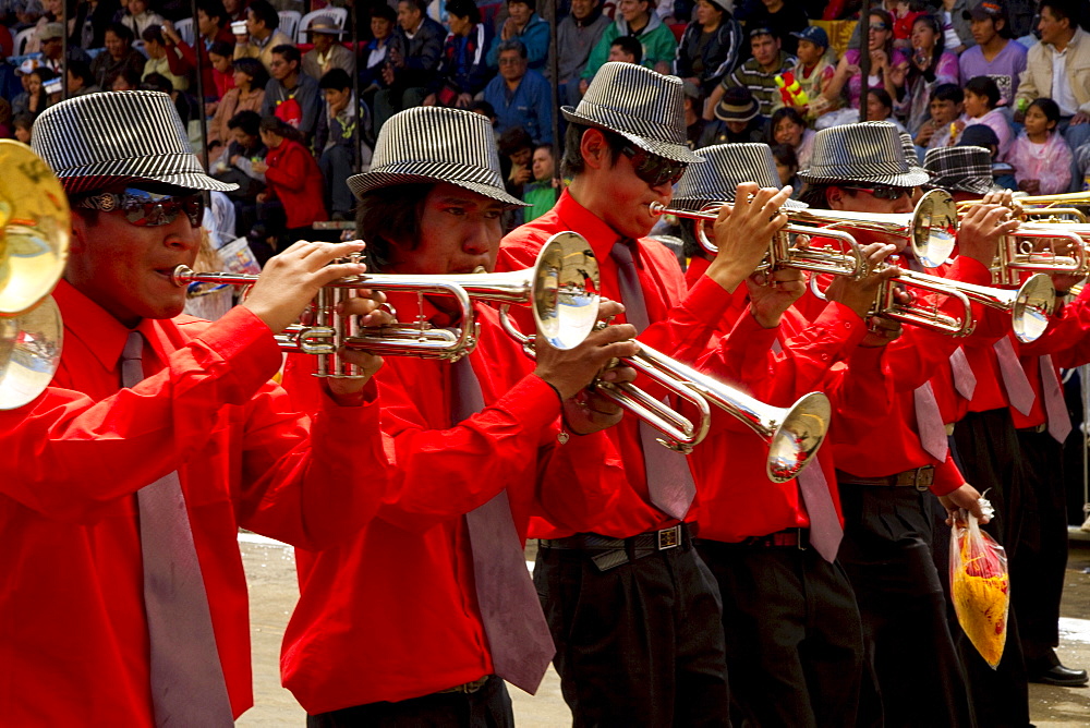 Marching band in the procession of the Carnaval de Oruro, Oruro, Bolivia