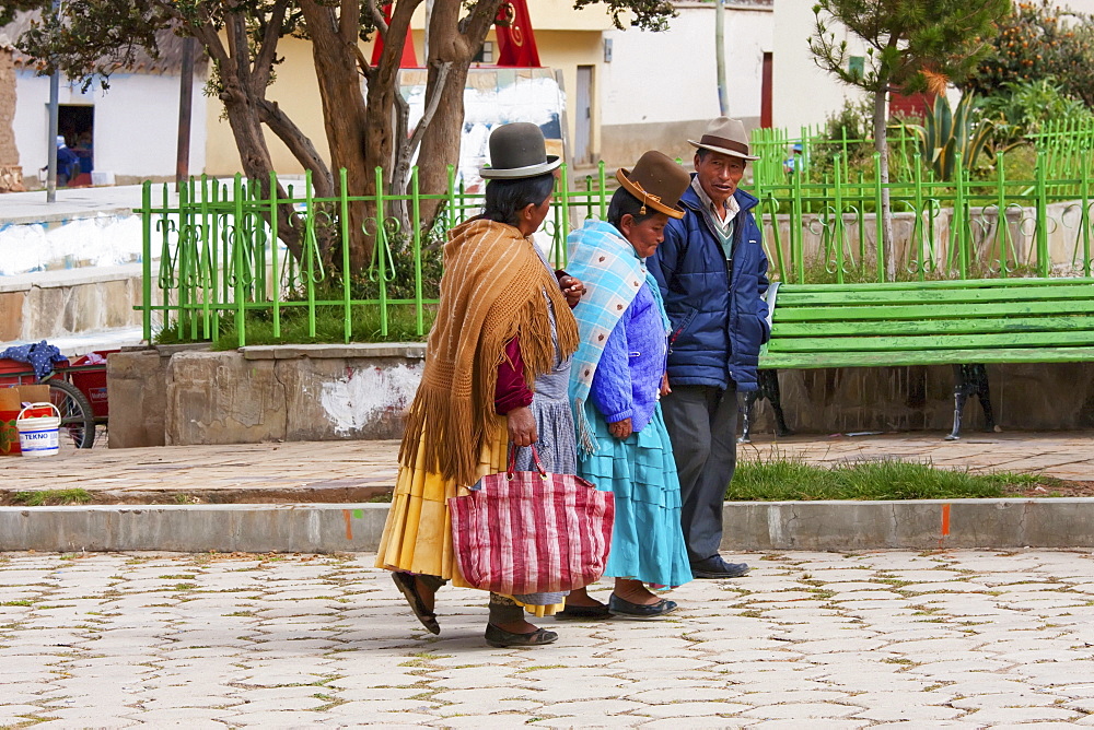 Aymara women and man, Calamarca, La Paz Department, Bolivia