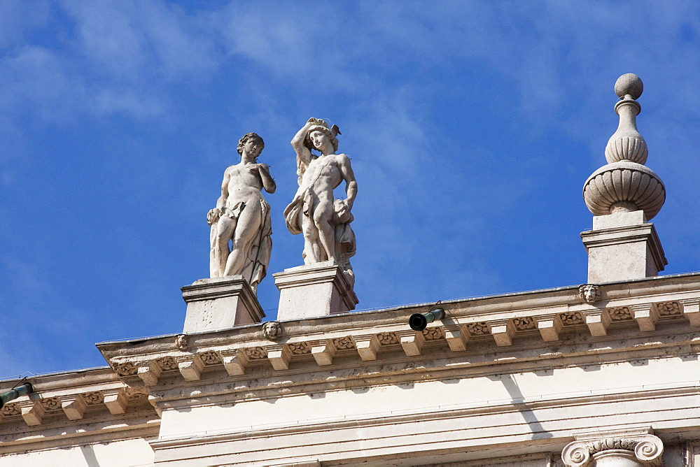 Statues atop the Palazzo Chiericati by architect Andrea Palladio, Vicenza, Italy