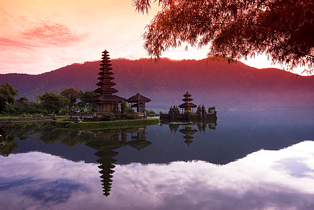 Indonesia, Bali, Lake Bratan, Ulu Danu Temple.