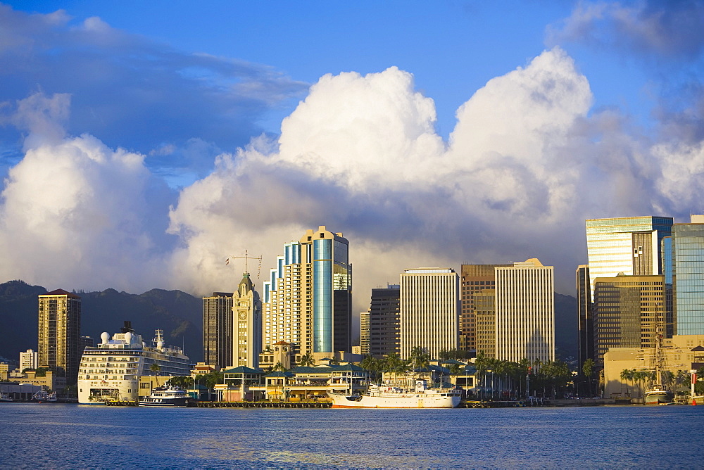 Hawaii, Oahu, View of Downtown Honolulu harbor.