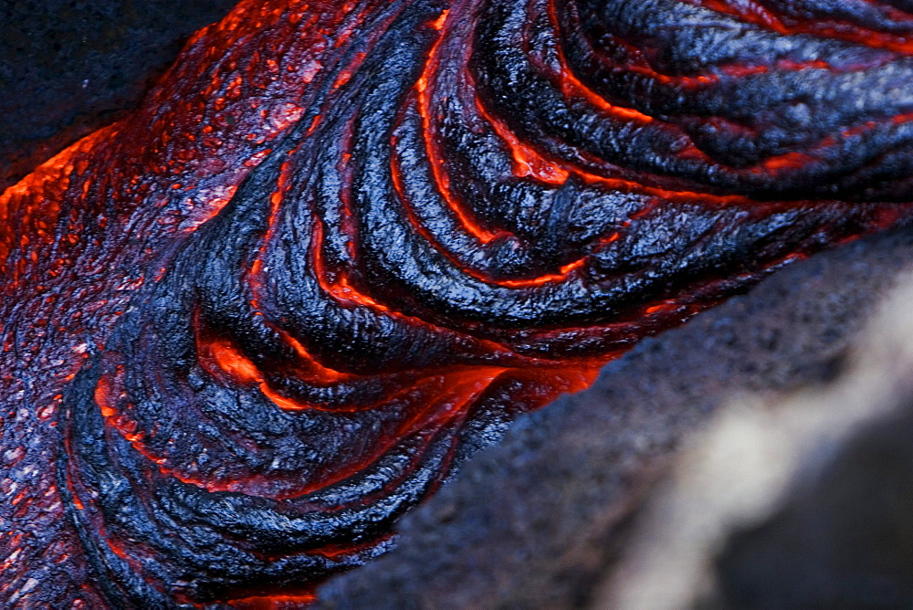 Hawaii, Big Island, Hawaii Volcanoes National Park, Kilauea Volcano, Patterns of molten lava.