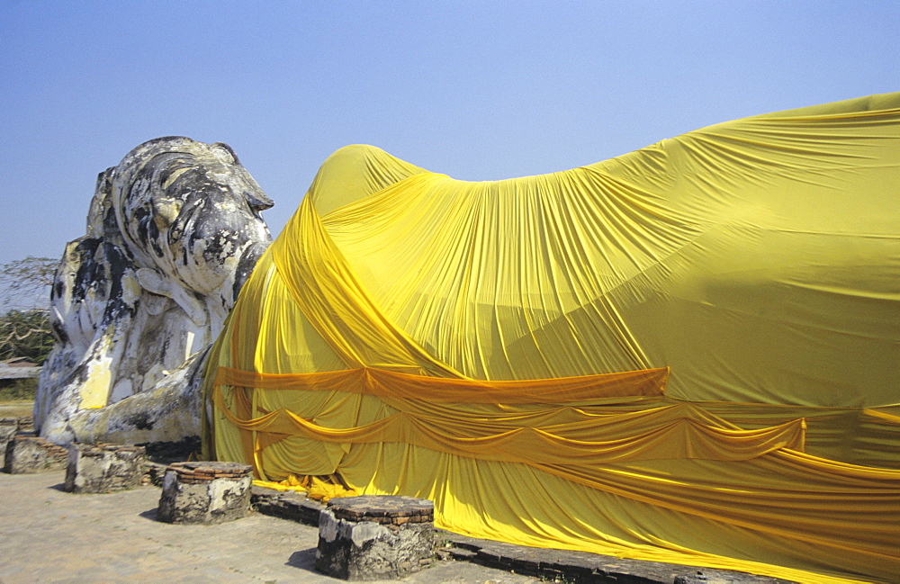 Thailand, Ayuthaya, Wat Logya Suthat, Reclining Buddha, yellow cloth draped over