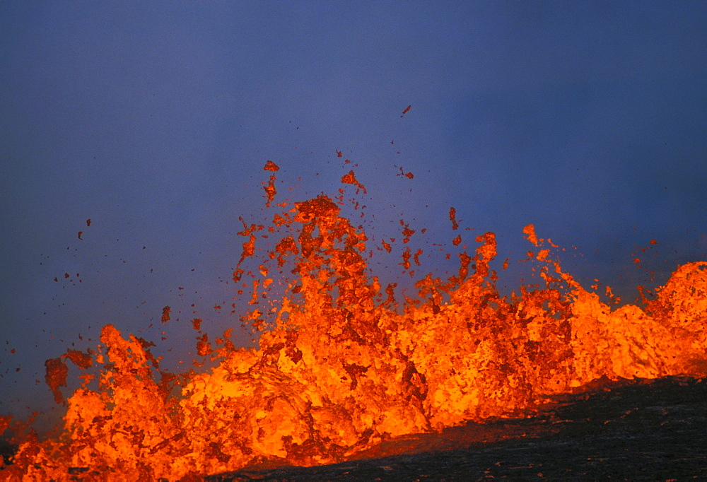 Hawaii, Big Island, Kilauea Volcano, Pu'u O'o Rift eruption fountaining