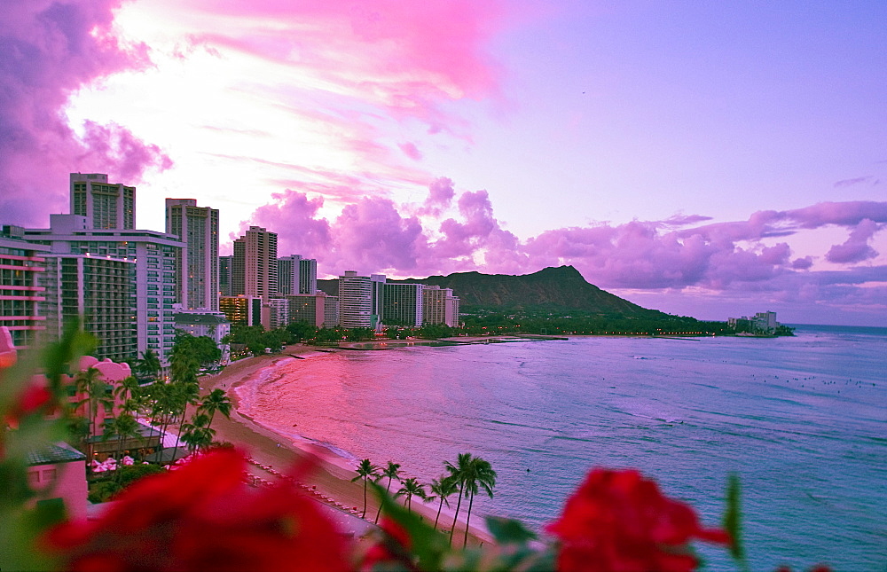 Hawaii, Oahu, Sunrise view at Waikiki, [For use up to 13x20 only]