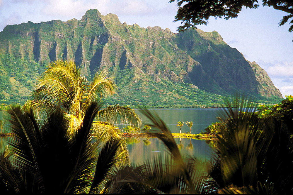 Hawaii, Oahu, Kaneohe fishponds at Heeia area, mountain in background