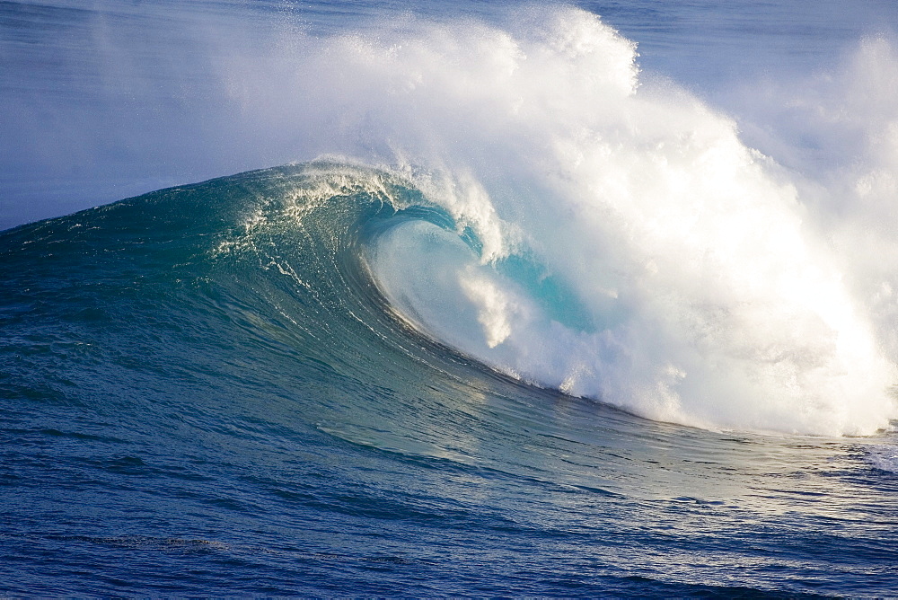 Hawaii, Maui, Large wave crashing at JAWS, well known surf spot