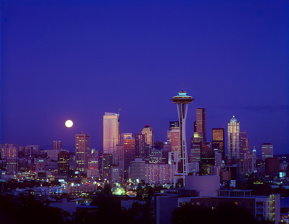 Washington, Seattle, Downtown skyline with moonrise twilight overview A50E