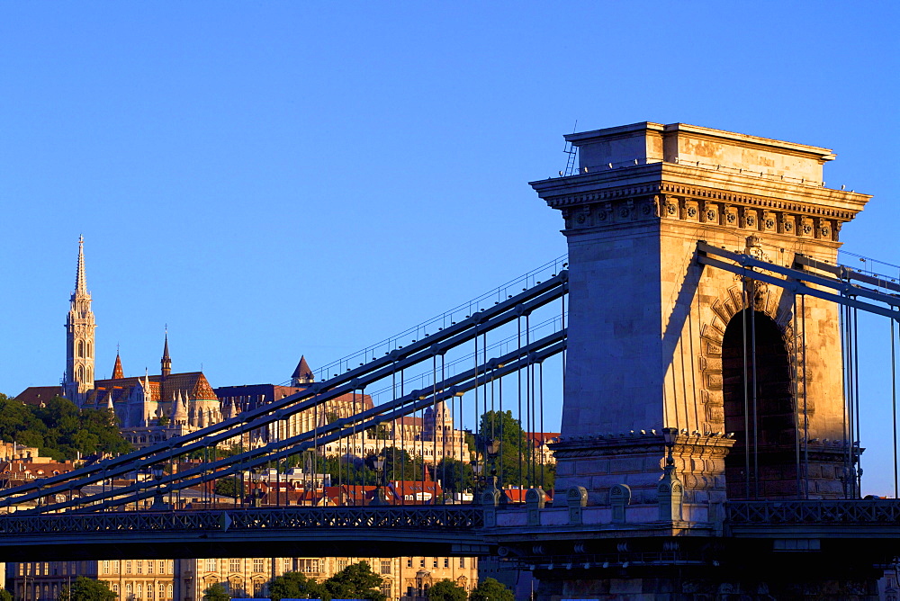 Chain Bridge, Matyas Church (Matthias Church) and Fisherman's Bastion, Budapest, Hungary, Europe 