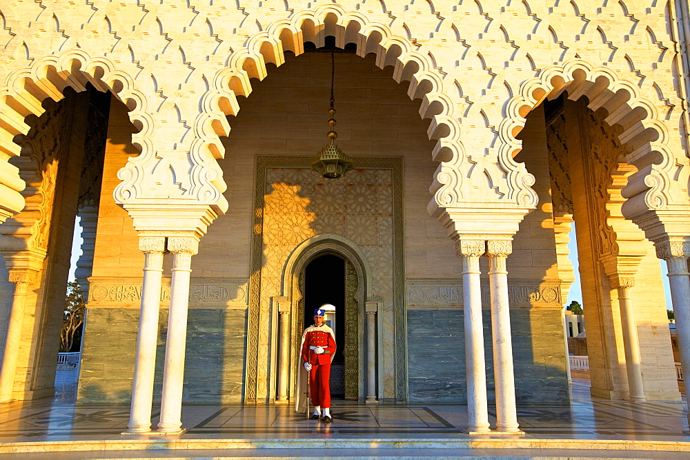 Royal Guard on duty at Mausoleum of Mohammed V, Rabat, Morocco, North Africa, Africa