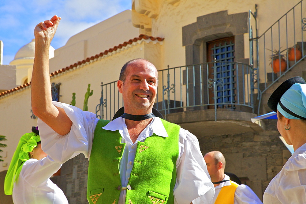 Traditional dancing at Pueblo Canaria, Las Palmas de Gran Canaria, Gran Canaria, Canary Islands, Spain, Atlantic, Europe