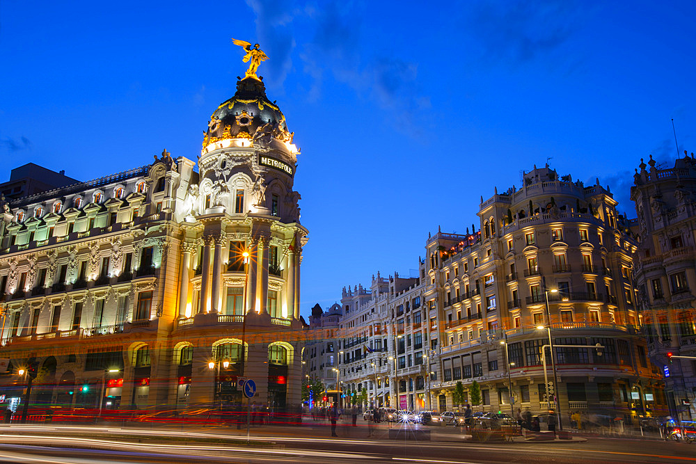 Metropolis Building at dusk, Madrid, Spain, Europe