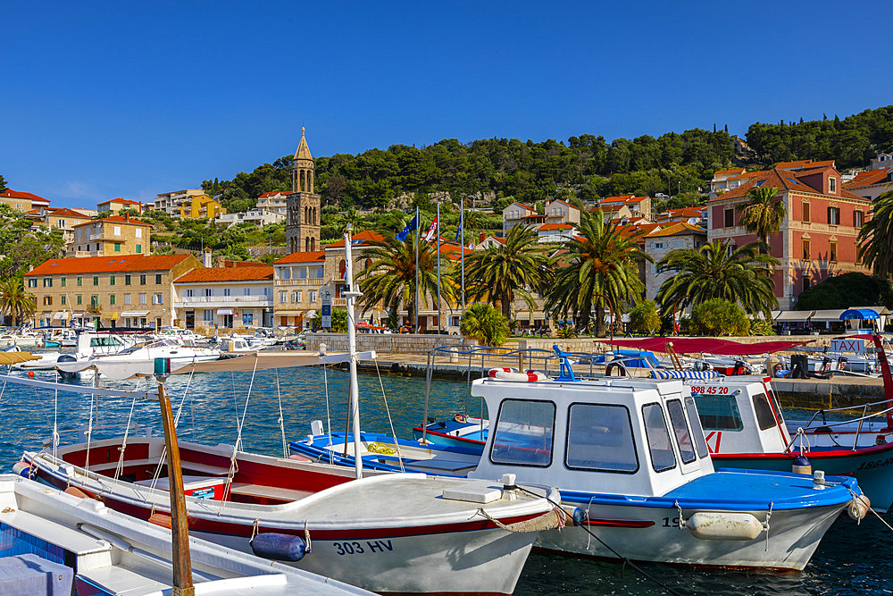 Hvar Town and Harbour, Hvar, Dalmatian Coast, Croatia, Europe