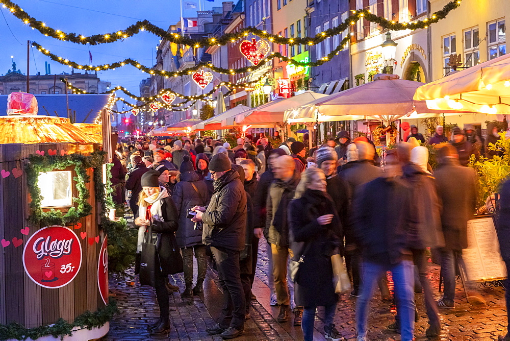 Christmas Market in Nyhavn, Copenhagen, Denmark, Scandinavia, Europe