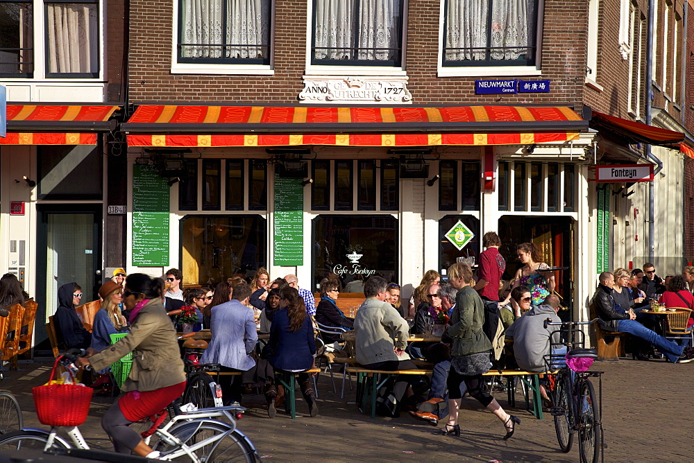 Outdoor cafe in Nieumarkt, Amsterdam, Netherlands, Europe