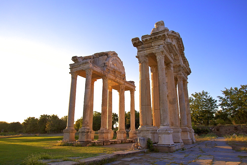 Tetrapylon, Aphrodisias, Anatolia, Turkey, Asia Minor, Eurasia