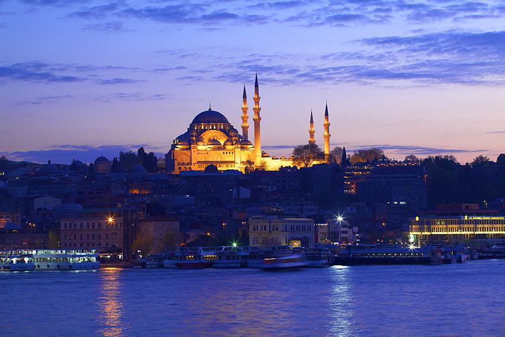 Suleymaniye Mosque, UNESCO World Heritage Site, at dusk, Istanbul, Turkey, Europe