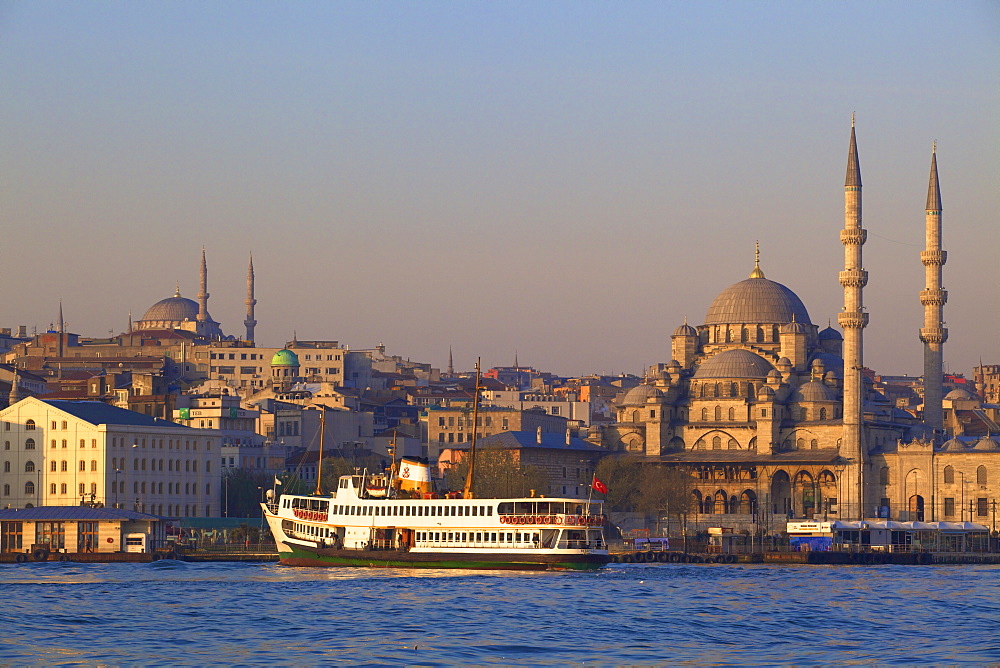 New Mosque, Golden Horn, Istanbul, Turkey, Europe 