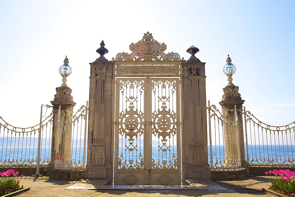 Gate to the Bosphorus, Dolmabahce Palace, Istanbul, Turkey, Europe 