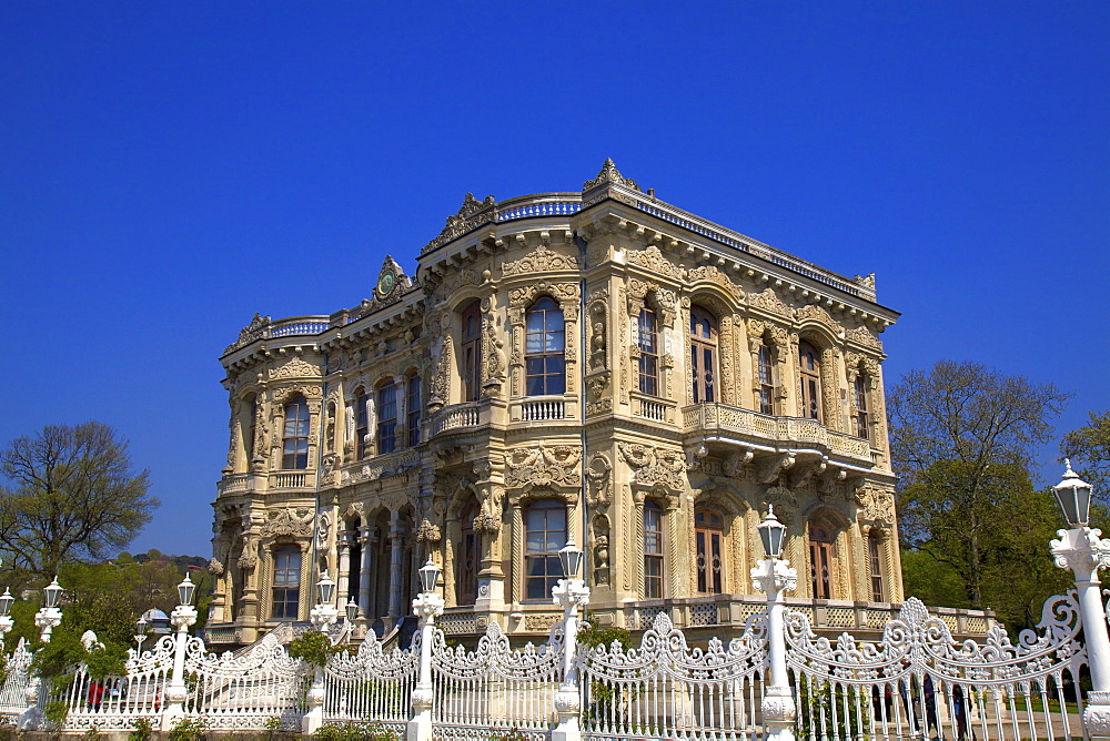 Kucuksu Palace, Beykoz, Istanbul, Anatolia, Turkey, Asia Minor, Turkey, Eurasia 