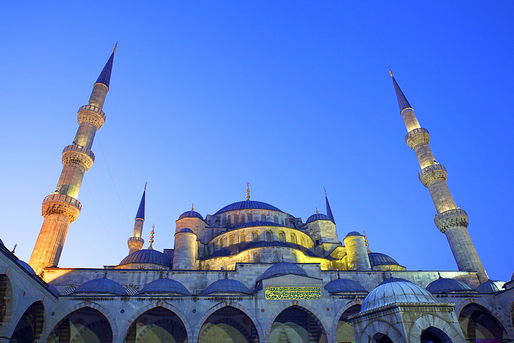 Blue Mosque (Sultan Ahmet Camii), UNESCO World Heritage Site, Istanbul, Turkey, Europe 