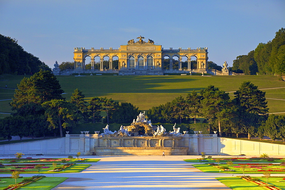 Gloriette and French Garden, Schonbrunn Palace, UNESCO World Heritage Site, Vienna, Austria, Europe 