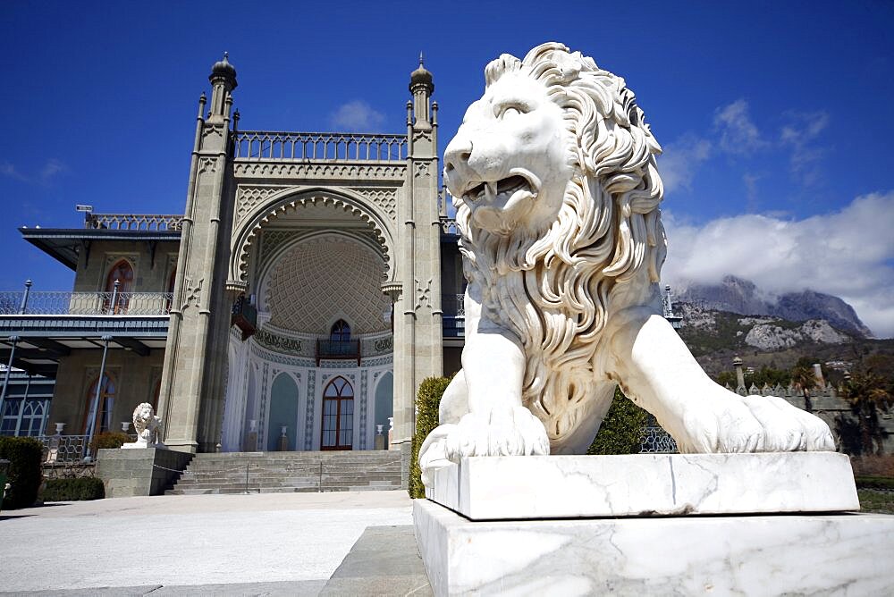 White marble lion at Vorontsov Palace, Alupka, Crimea, Ukraine, Europe