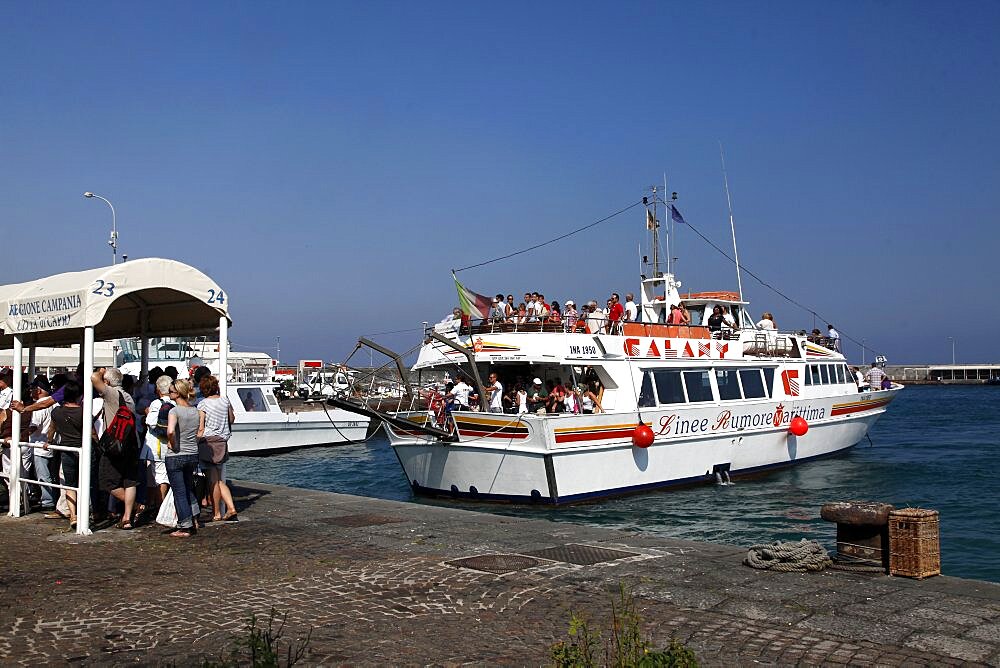 Queueing for Tourist Boat, Capri, Campania, Italy, Europe